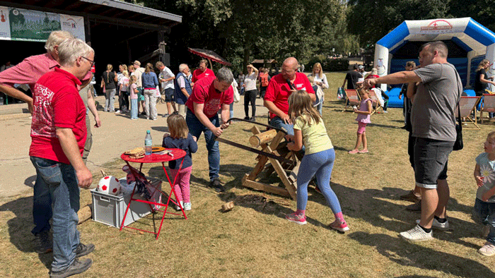 Sommer, Sonne, Miteinander – Sommerfest lockte viele Besucher in den Tannenbusch